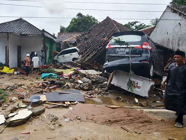  எதனால் இந்த சுனாமி 