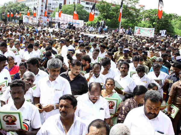கருப்புச் சட்டை 