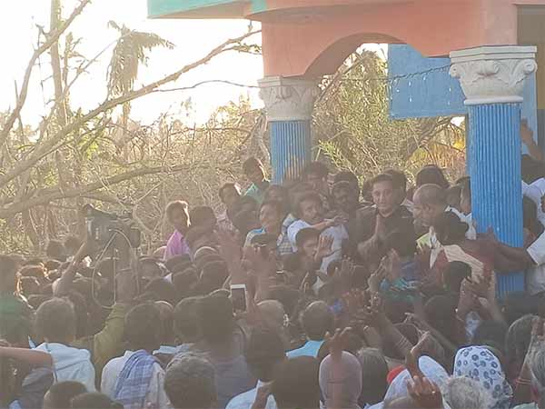 செய்வதறியாமல் தவிப்பு 