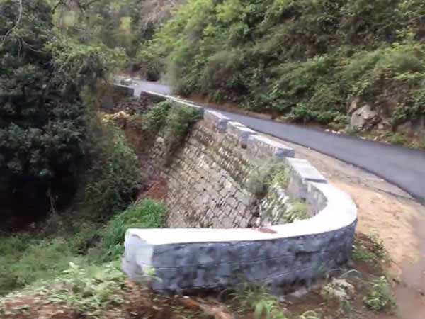 ஒருவர் பலி ஒருவர் பலி