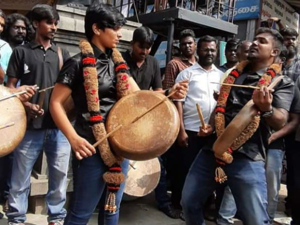 மாலை கொடுத்தார் மாலை கொடுத்தார்