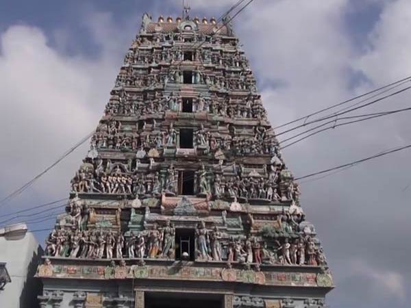 ஸ்ரீ சக்கரம் நிறுவிய ஆதி சங்கரர்