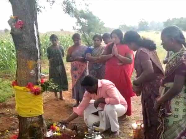 உணர்ச்சி வசப்பட்டனர் 