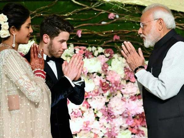 மீம்ஸ்கள் 