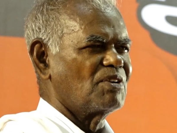 அசைவம் சாப்பிட்டார் 