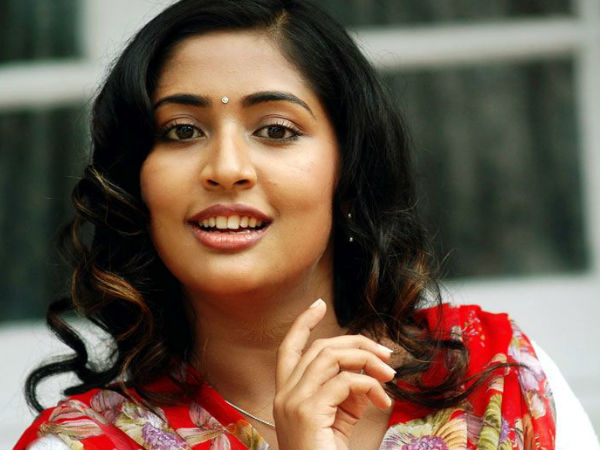 இஷ்டம் படத்தில் 