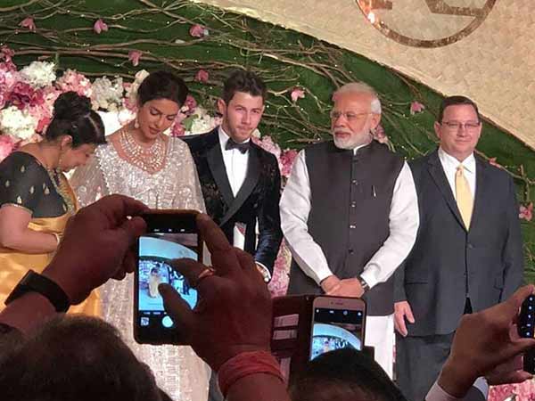 மோடி மோசம் 