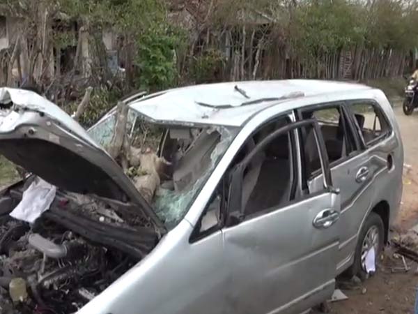 அரிவாளால் தாக்கிய 6 பேர் கைது 