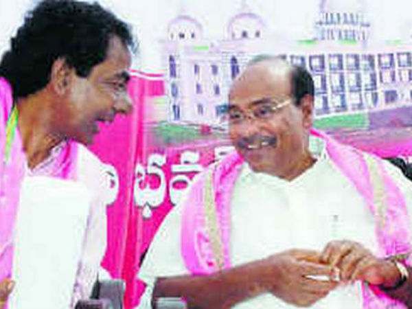 குழப்பி உள்ளார் 