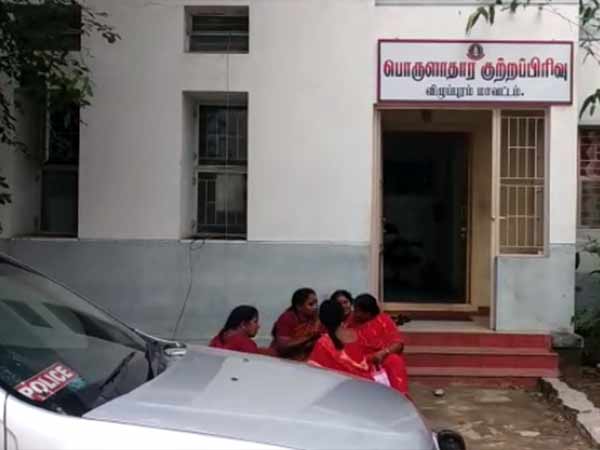  போலீசில் புகார்