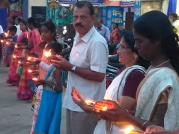 பெண்களுக்கு எதிராக போராட்டம் 