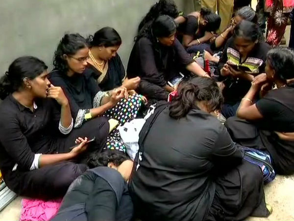 11 பெண்கள் 