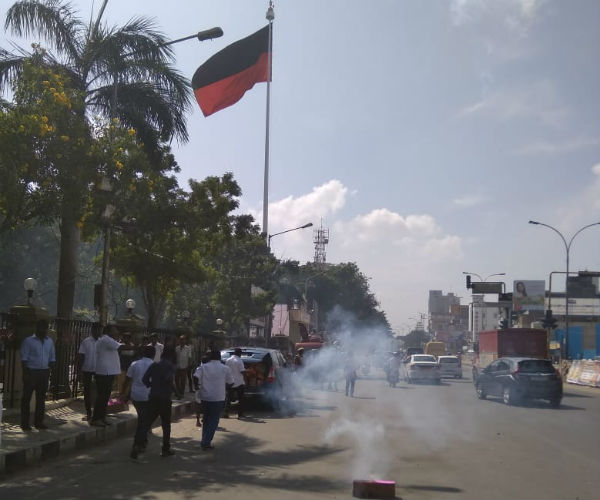 திரும்பவும் பட்டாசு சத்தம் திரும்பவும் பட்டாசு சத்தம்