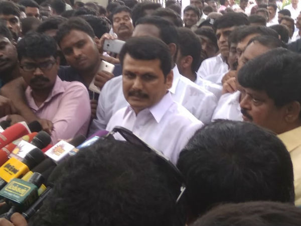 கட்சிகள் பல தாவவில்லை 