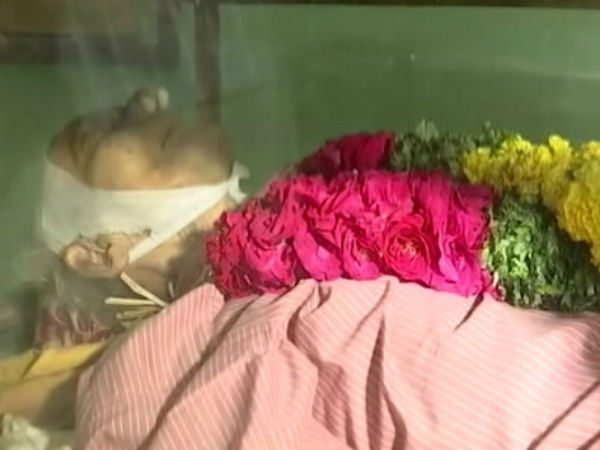 மகனின் பெயர் 'மோர்ஸ்' மகனின் பெயர் 'மோர்ஸ்'