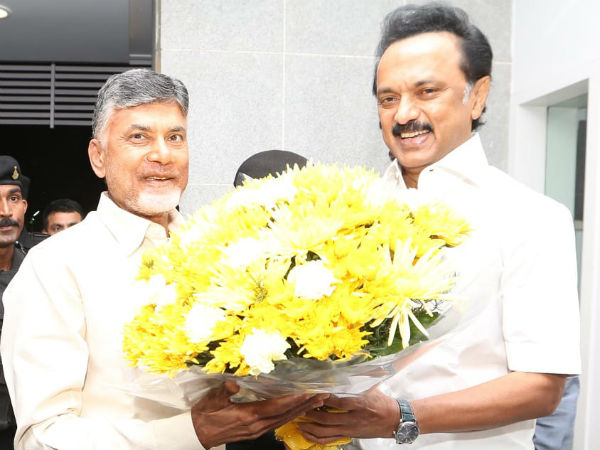 மோடியா, லேடியா 