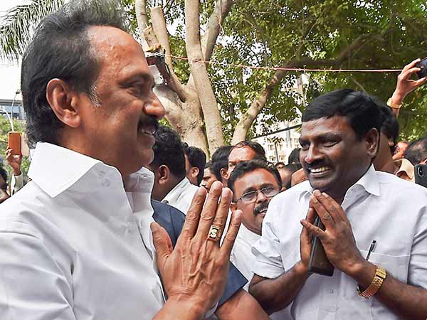 ஊழல் குற்றச்சாட்டுகள் 