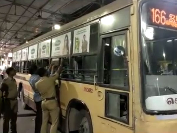  மோசமாக தாக்கினார் 