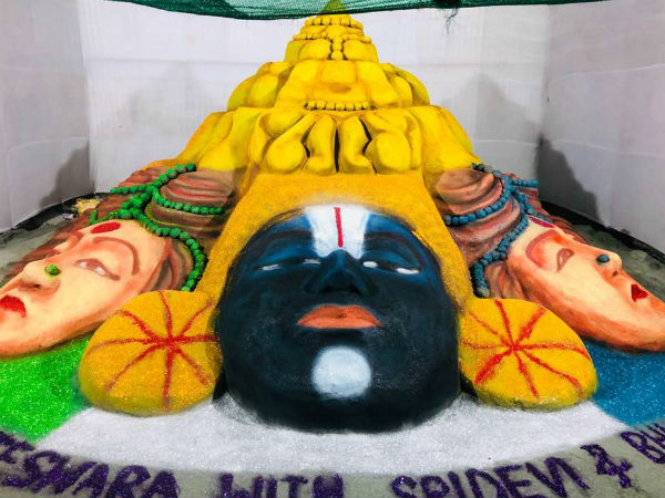 அம்மனுக்கு காசுமாலை