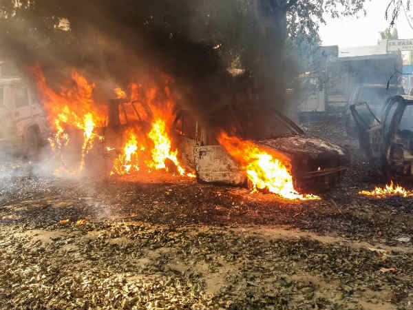 வேண்டுமென்றே கைது 