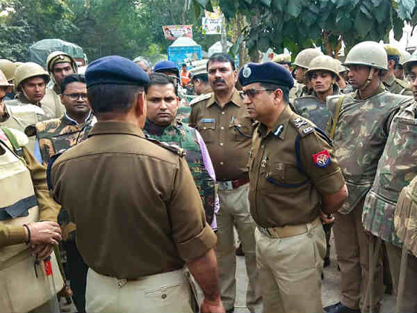 உடனே வந்து சேர்ந்தனர் உடனே வந்து சேர்ந்தனர்