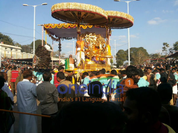 ஏழுமலையான் பவனி