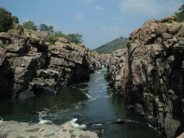 தமிழர்களுக்கு எதிரான நடவடிக்கை 