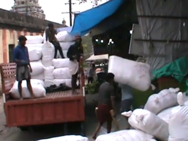 courtallam traders vacate shops