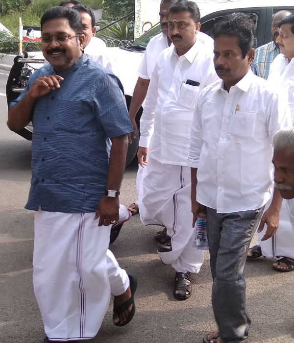 பஞ்ச் வைத்தார் 