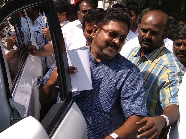 முகத்தில் தாடி 