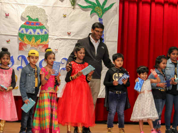 மும்மொழிகளில் உரை தொகுப்பு மும்மொழிகளில் உரை தொகுப்பு