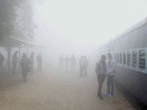 In north india, including delhi, again a mist and fog, 29 aircrafts and 10 trains delay In north india, including delhi, again a mist and fog, 29 aircrafts and 10 trains delay
