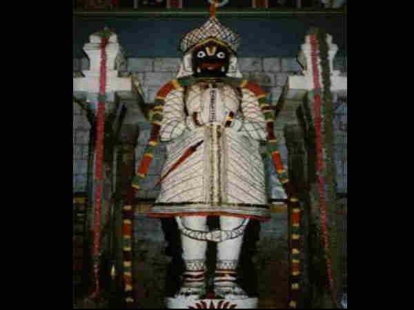 மூலம் நட்சத்திரத்தில் அவதரித்தவர்