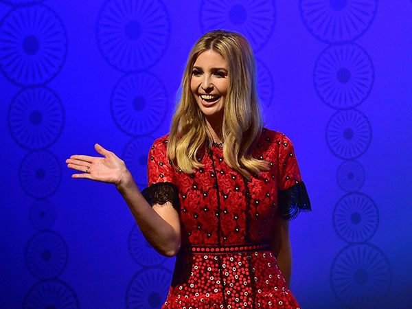 யார் இருக்கிறார் யார் இருக்கிறார்