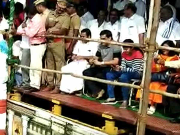 மருத்துவர்கள் சிகிச்சை 