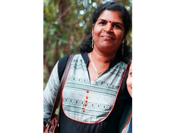  சம்பிரதாயத்தை மீறி விட்டார்