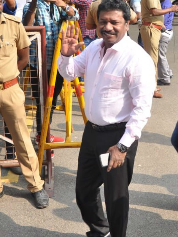 ஒயிட் அண்டு ஒயிட் 