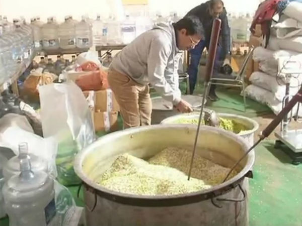 Bharatiya janata party cooked over 5,000 kg of khichdi at its dalit rally in delhi 