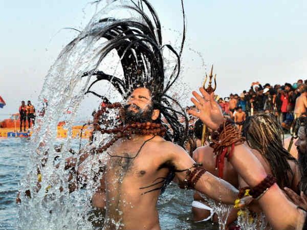 கோடிக்கணக்கான மக்கள் நீராடல்