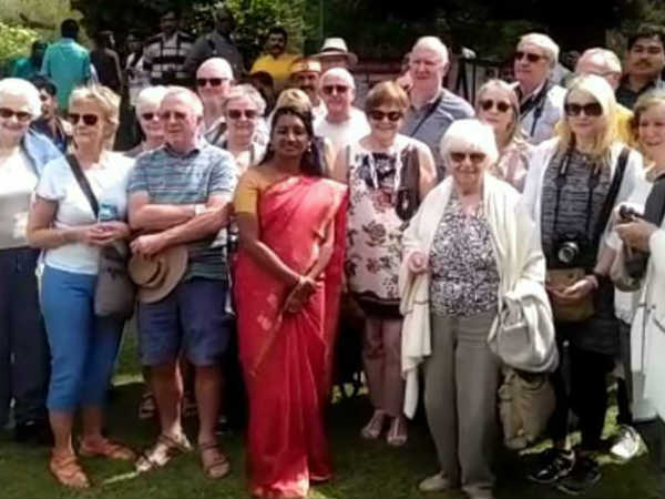 வெளிநாட்டினர் 