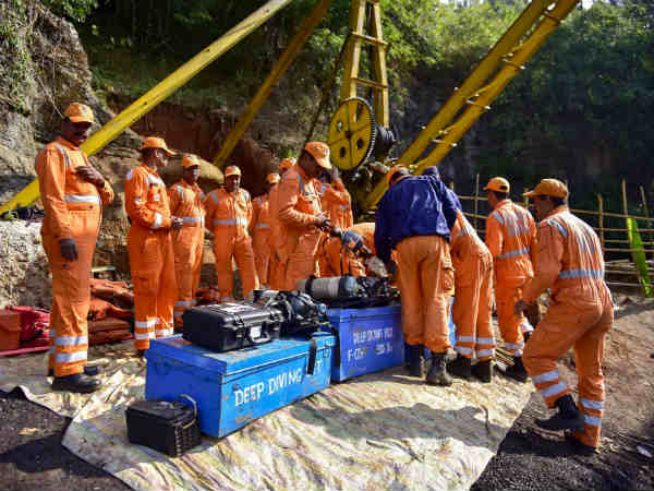 கண்டுபிடித்தனர் கண்டுபிடித்தனர்