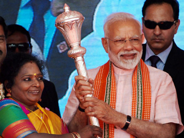 யாரை சொல்கிறார்? 