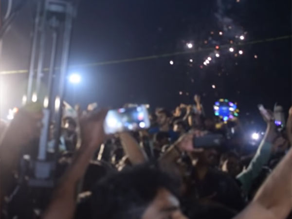 பெசன்ட் நகரில் கொண்டாட்டம் பெசன்ட் நகரில் கொண்டாட்டம்