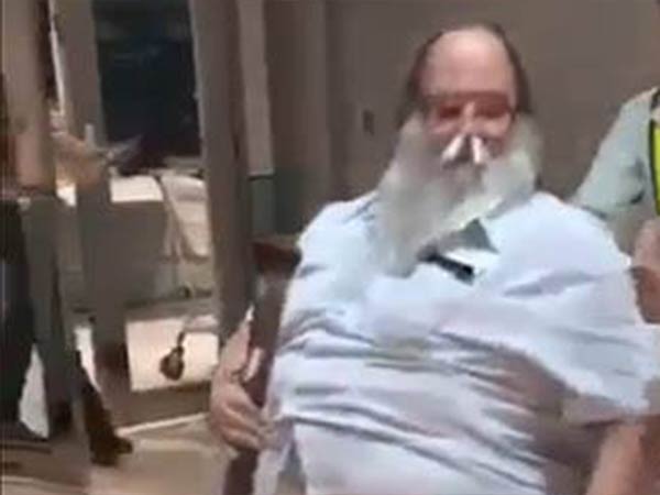 ஆண் பணியாளர்கள் 