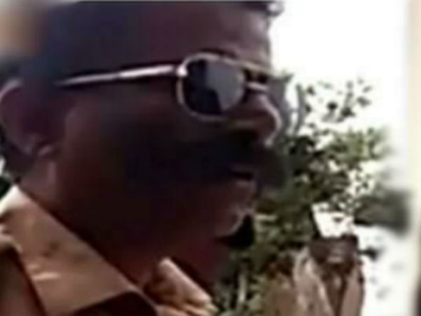 மன்னிப்பு கேட்டனர் மன்னிப்பு கேட்டனர்