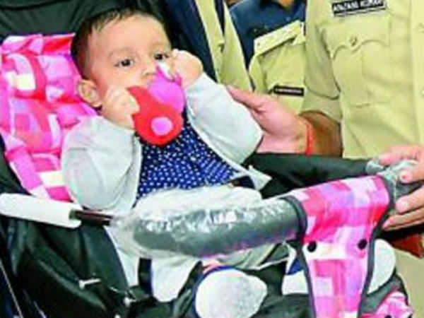 காவல்நிலையத்தில் கலகலப்பு 