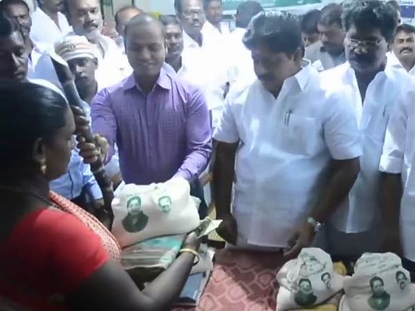 ஜெயலலிதா கொண்டு வந்தார் 