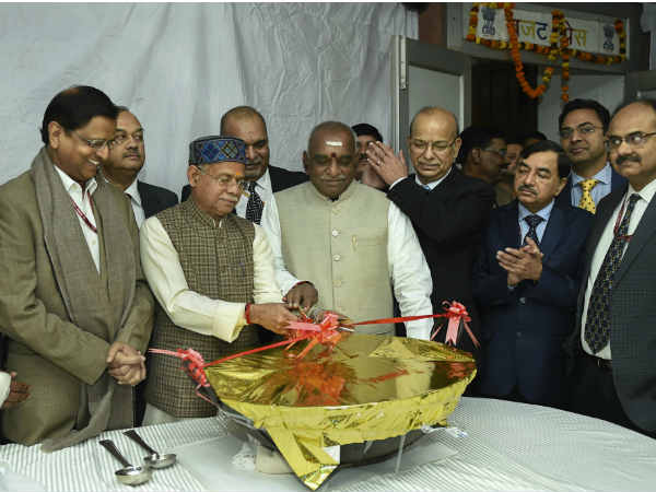 கடும் கட்டுப்பாடுகள் 