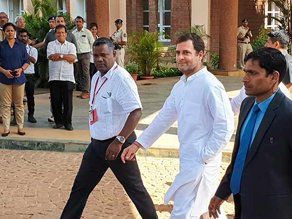 மலிவான அரசியல் 