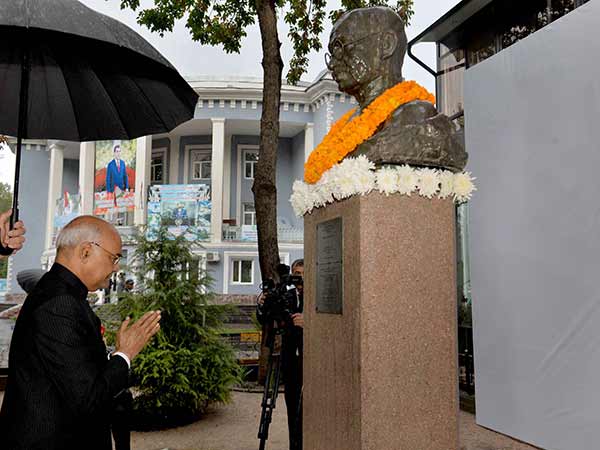 தியாகிகளை நினையுங்கள் 